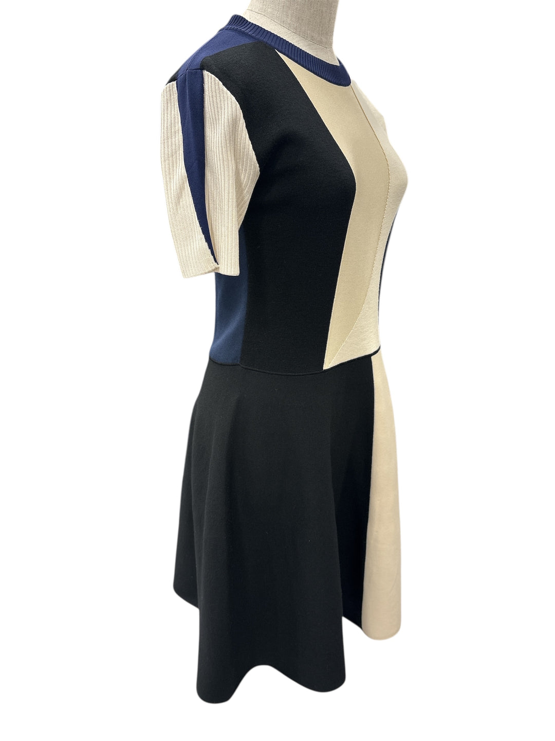 路易威登 拼色短袖 連身裙 
Louis Vuitton Color Block Short Sleeve Dress