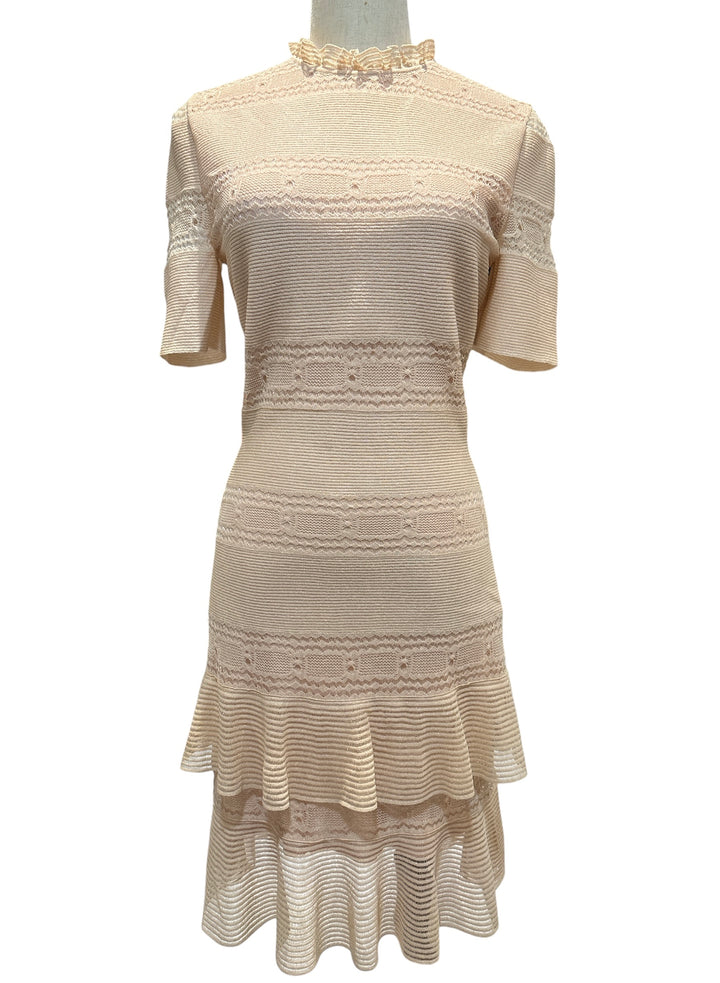 亞歷山大·麥昆  荷葉邊蕾絲拼接金屬絲混紡布料 迷你裙
Alexander McQueen Ruffled Lace-Paneled Metallic Silk-Blend Mini Dress
