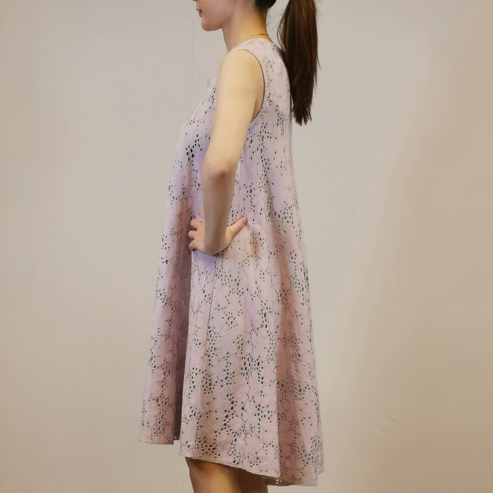 Christine Dior 蕾絲圖案 短袖A字 連身裙
Christine Dior Lace Pattern Short-sleeved A-line Dress