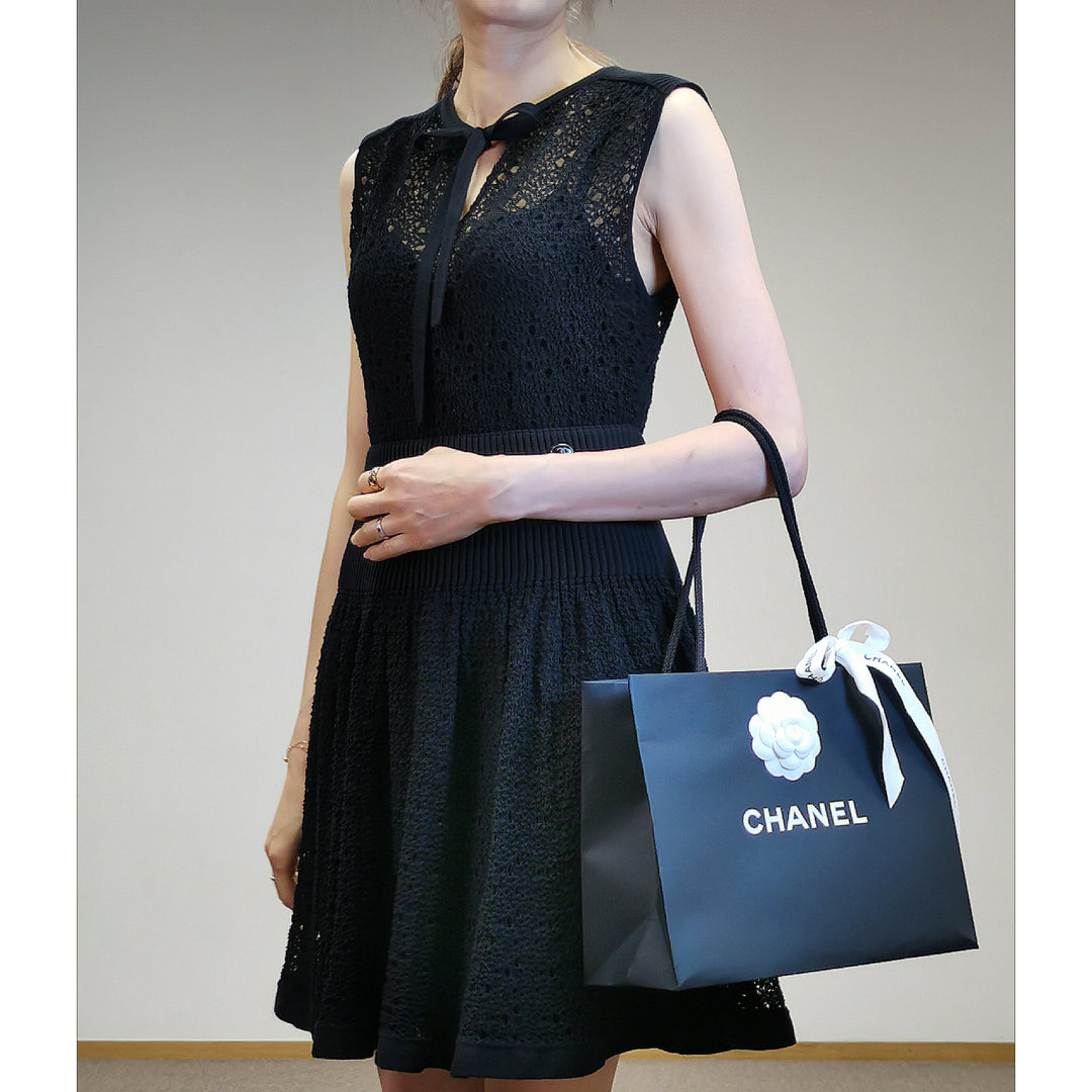 Chanel 鉤針無袖及膝套裝 連身裙
Chanel Crochet Sleeveless Knee Length Set Dress